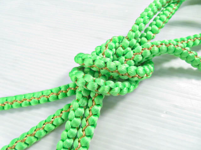 リサイクル　和装小物　帯締め　振袖用　四ツ丸組　手組　金糸